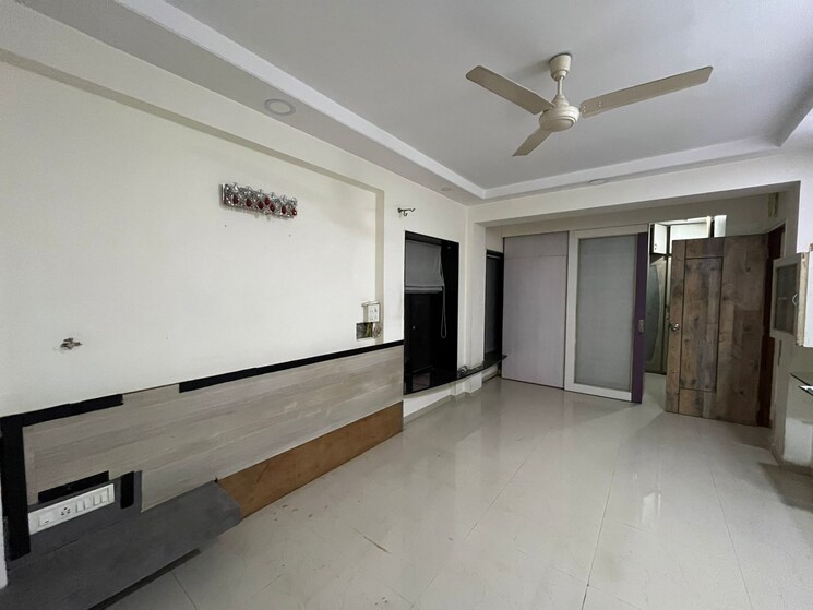 Cover Image, oshiwara 2 Bedroom 800 Sq.Ft. Apartment In Oshiwara Mumbai 9732702