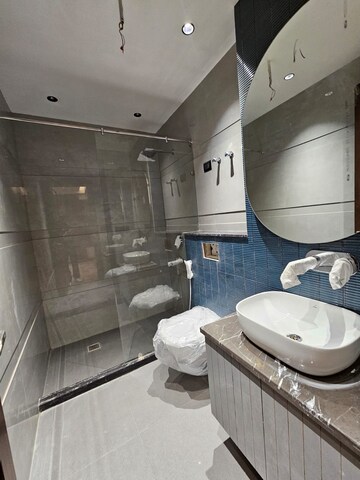 Attached Bathroom in 4 BHK Builder Floor at South City Arcade, Sector 41 – for Sale