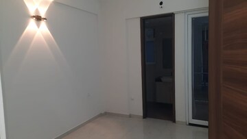 Room in 2.5 BHK Apartment at Smart World Gems, Sector 89 – for Rent