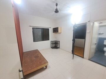 Room in 2 BHK Apartment at Pimple Nilakh – for Rent