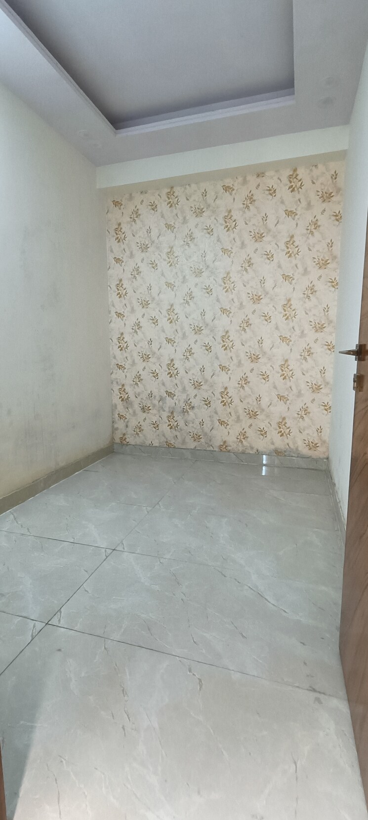 Room, sector 110 2.5 Bedroom 1200 Sq.Ft. Builder Floor In Sector 110 Noida 9733091