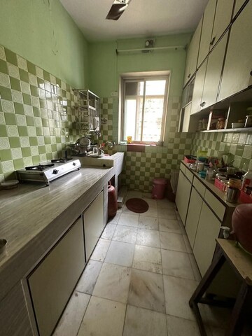 Room in  Pg at Khar West – for Rent