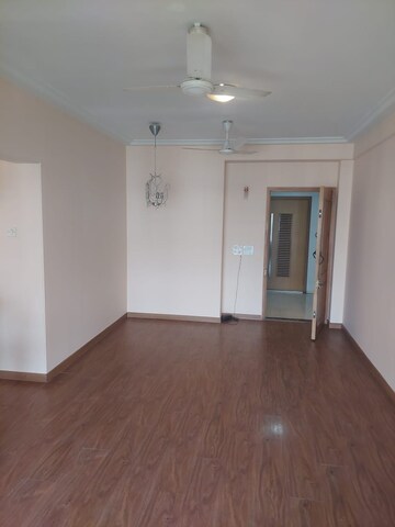 Room in 2 BHK Apartment at Silver Sand CHS, Andheri West – for Rent