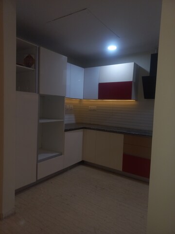 Room in 3 BHK Apartment at Mahagun Mezzaria, Sector 78 – for Rent