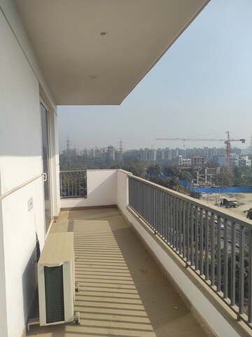 Staircase in 3.5 BHK Builder Floor at Sector 52 – for Rent