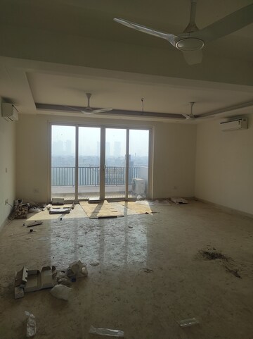Living Room in 3.5 BHK Builder Floor at Sector 52 – for Rent