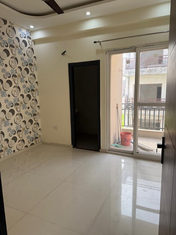 Room, patiala road 3 Bedroom 1395 Sq.Ft. Builder Floor In Patiala Road Zirakpur 9733446