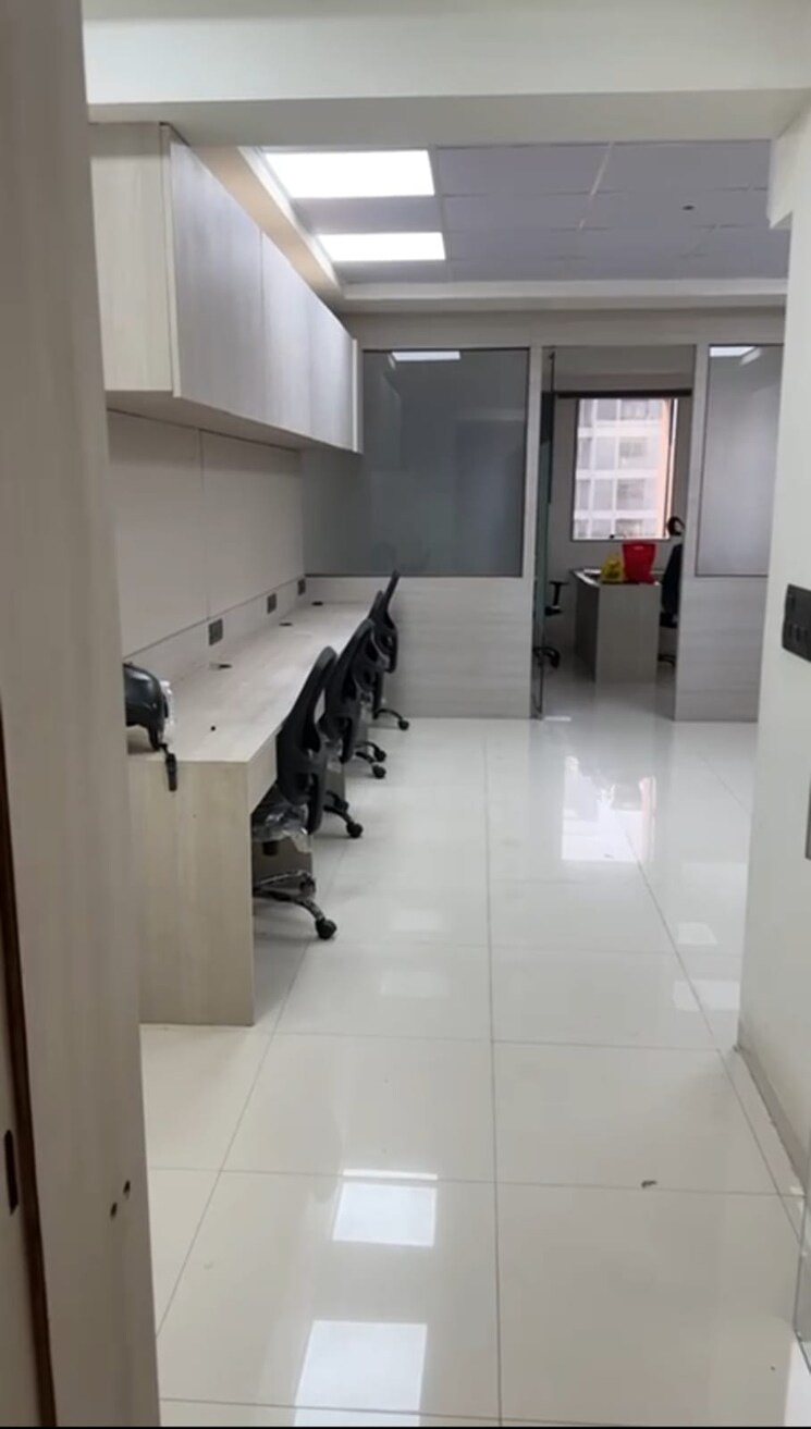 Team Area, shivalik-satyamev Commercial Office Space 700 Sq.Ft. In Bopal Ahmedabad 9733356