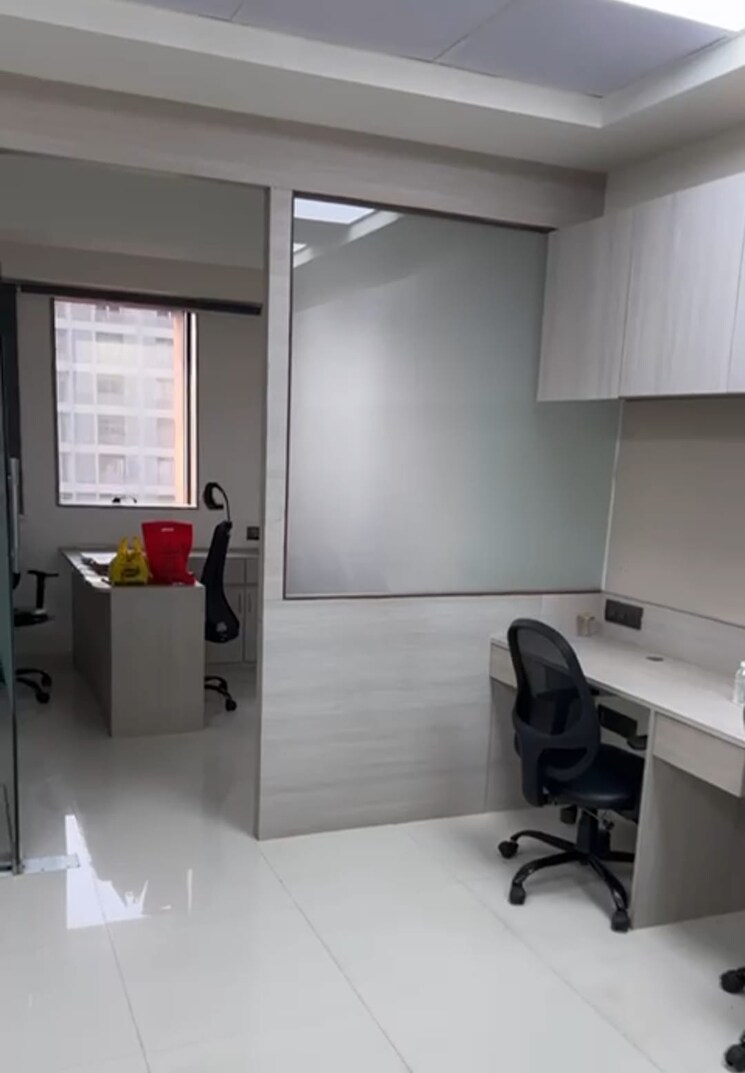 Team Area, shivalik-satyamev Commercial Office Space 700 Sq.Ft. In Bopal Ahmedabad 9733356