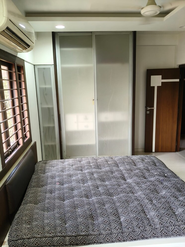 Bedroom, naranpura 3 Bedroom 1800 Sq.Ft. Apartment In Naranpura Ahmedabad 9733503