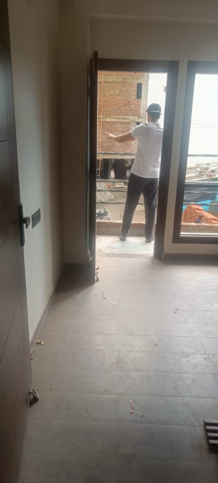  Parking, kings-tower-sector-49 1 Bedroom 550 Sq.Ft. Apartment In Sector 49 Noida 9733516