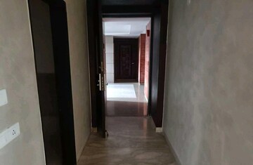 Building Lobby in 3 BHK Apartment at Jaypee Greens Knight Court, Sector 128 – for Sale