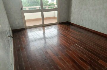 Room in 3 BHK Apartment at Jaypee Greens Knight Court, Sector 128 – for Sale