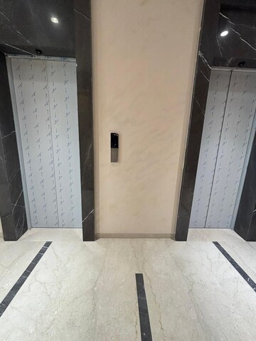 Lift in 4 BHK Apartment at KL Astoria, Bandra West – for Rent