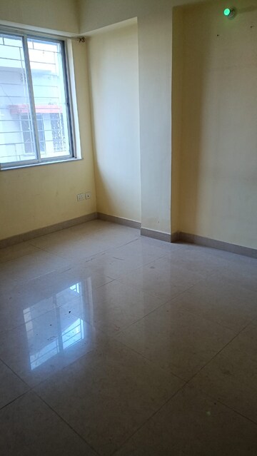 Room in 3 BHK Apartment at Morabadi – for Rent