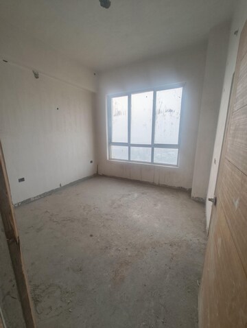 Room in 4 BHK Apartment at Jaypee Greens Knight Court, Sector 128 – for Sale