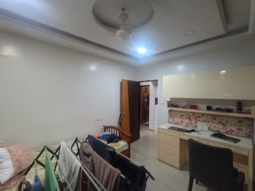 Team Area in 2 BHK Apartment at Vashi Sector 28 – for Rent