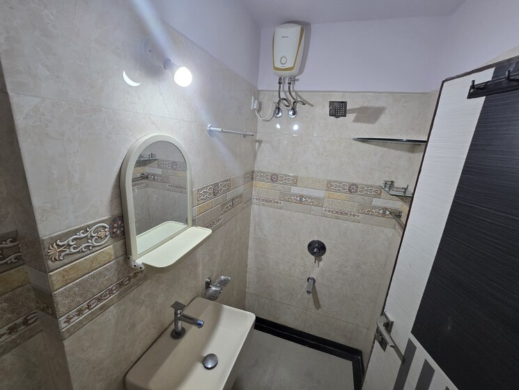 Bathroom, atul-blue-meadows 2 Bedroom 654 Sq.Ft. Apartment In Andheri East Mumbai 9734079