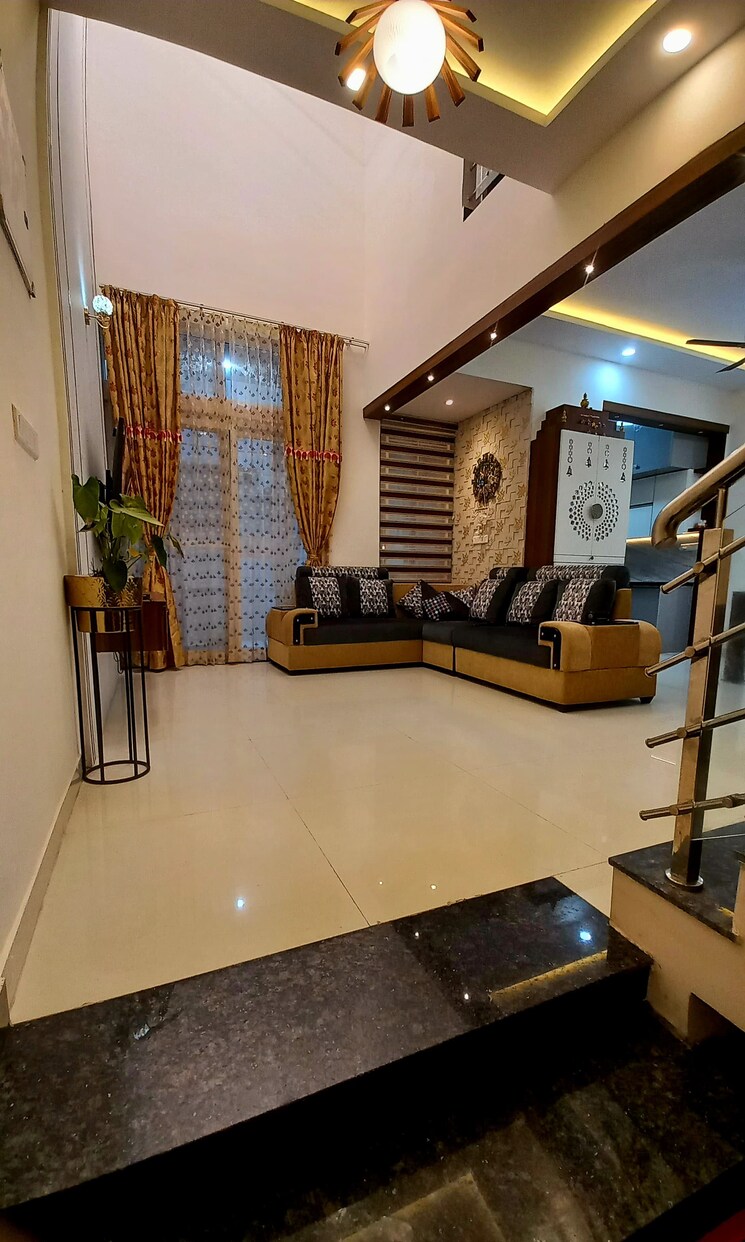 Living Room, shivalik colony 3 Bedroom 1851 Sq.Ft. Builder Floor In Shivalik Colony Delhi 9734315