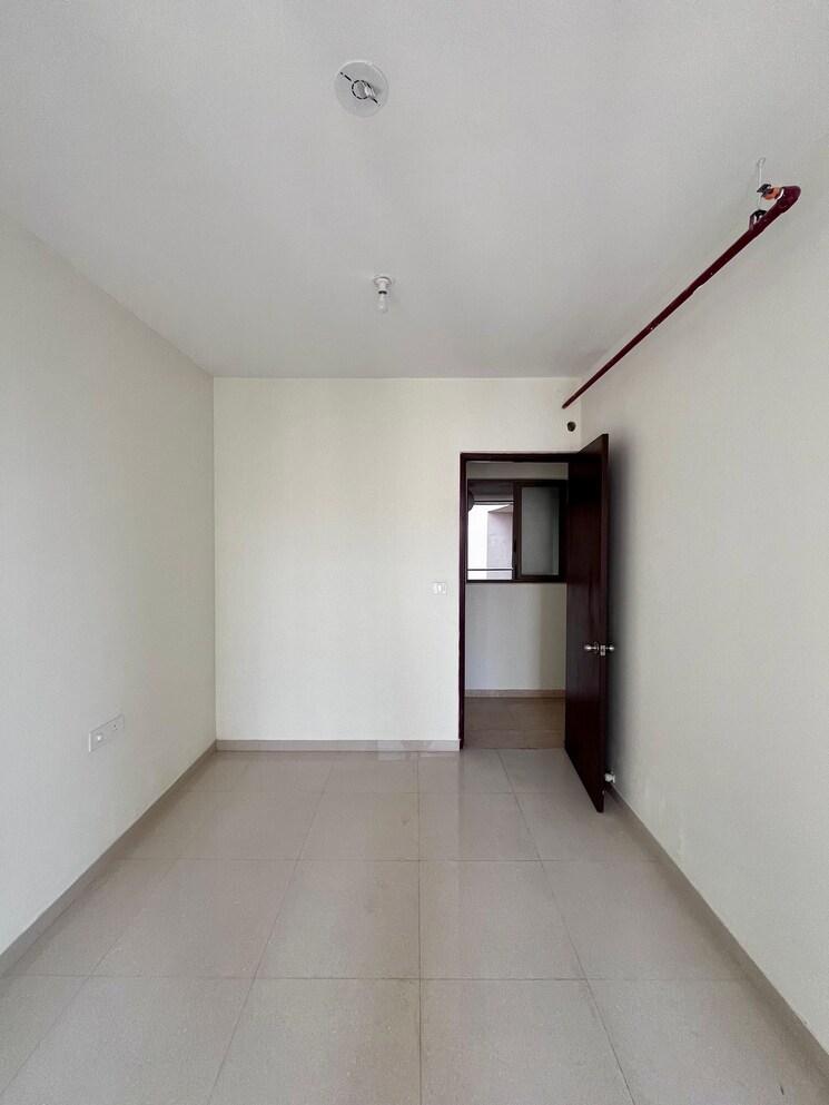 Room, kalpataru-paramount-a 2 Bedroom 900 Sq.Ft. Apartment In Kapur Bawdi Thane 9734187