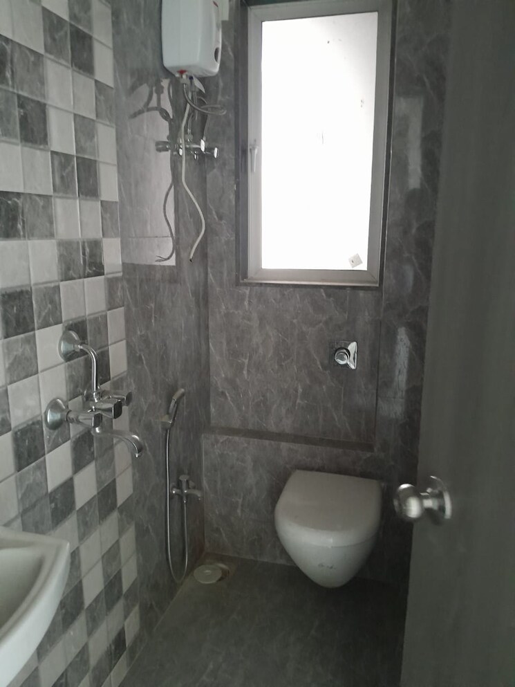 Bathroom, navkarmik-shiv-lilam 1 Bedroom 415 Sq.Ft. Apartment In Borivali East Mumbai 9734348
