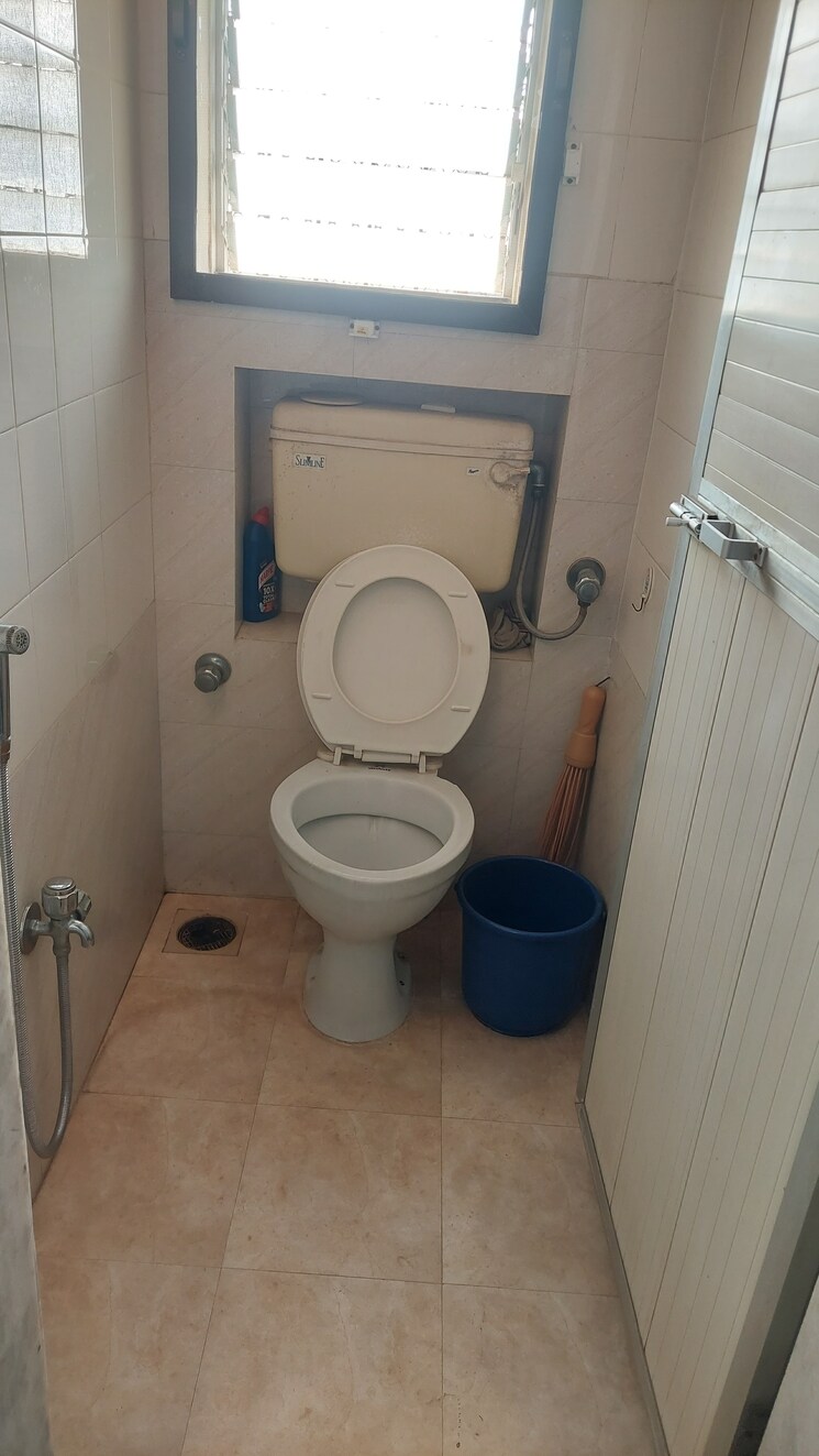 Bathroom, golden-star-chs 1 Bedroom 540 Sq.Ft. Apartment In Santacruz East Mumbai 9734440