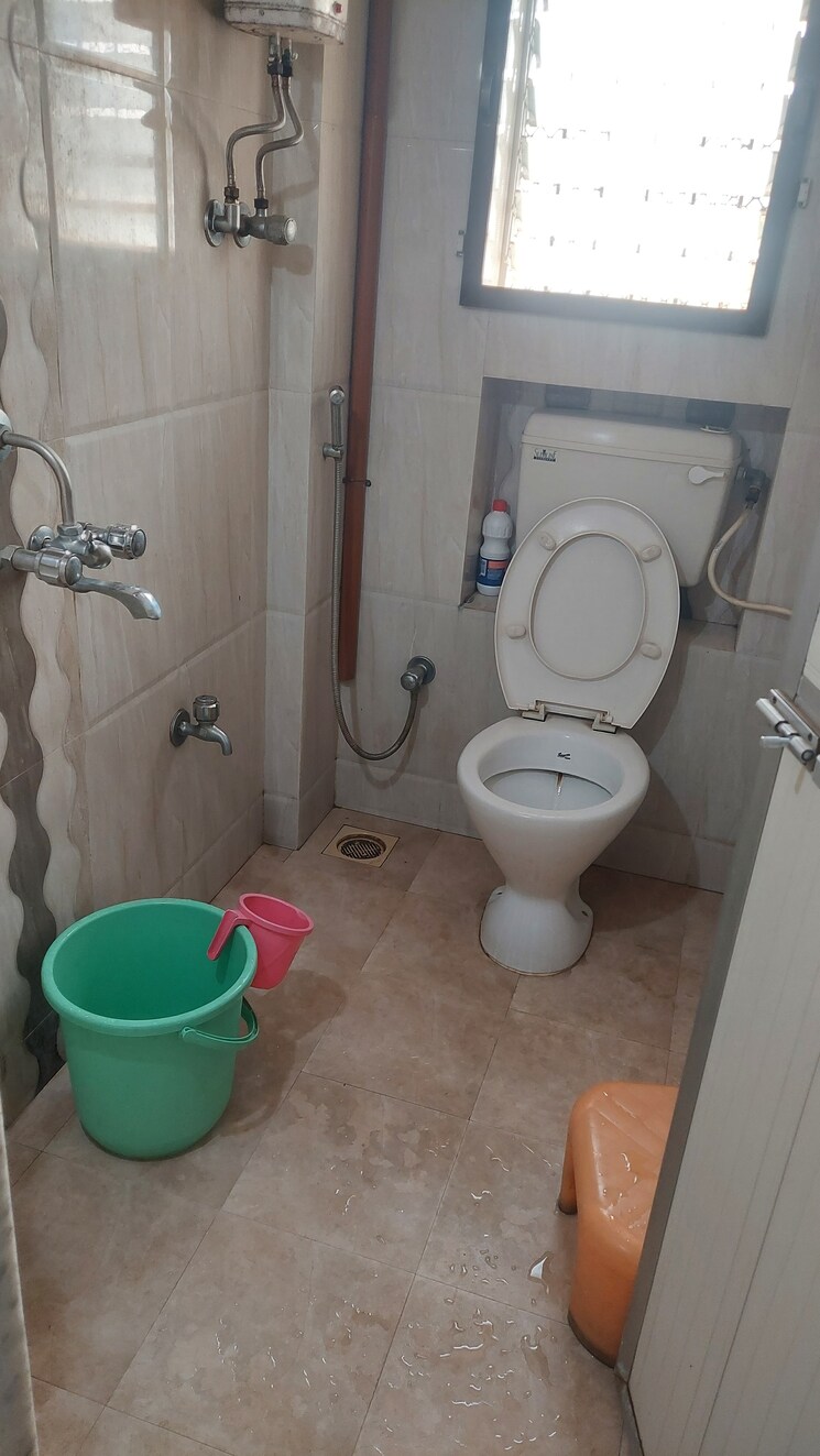 Bathroom, golden-star-chs 1 Bedroom 540 Sq.Ft. Apartment In Santacruz East Mumbai 9734440