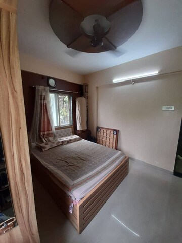 Bedroom in 1 BHK Apartment at Tingre Nagar – for Rent