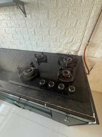 Furnished Amenities in 1 BHK Apartment at Dahisar East – for Rent