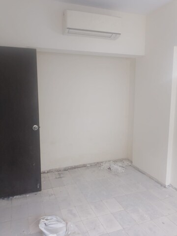 Room in 1 BHK Apartment at Lodha Splendora, Ghodbunder Road – for Sale