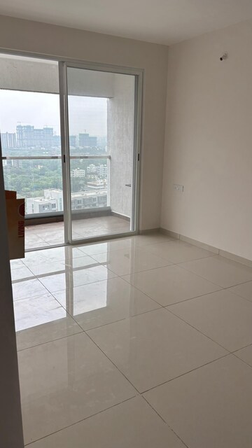 Room in 2.5 BHK Apartment at Yashwin Orizzonte, Kharadi – for Sale