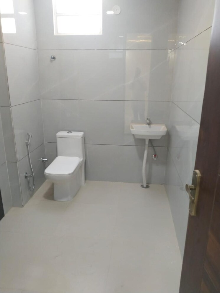 Bathroom, new-mhada-towers 2 Bedroom 700 Sq.Ft. Apartment In Andheri West Mumbai 9731916