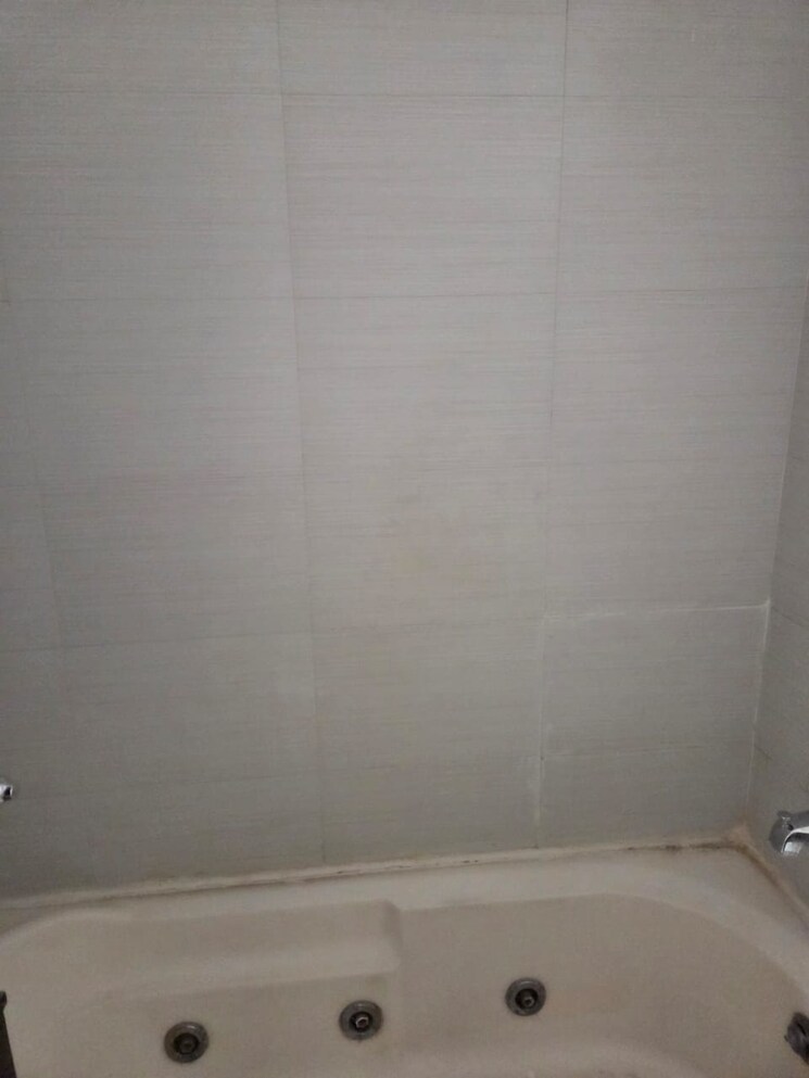 Bathroom, omicron iii greater noida 3 Bedroom 1741 Sq.Ft. Apartment In Omicron Iii Greater Noida Greater Noida 9734812