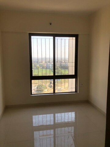 Room in 1 BHK Apartment at Dosti Greater Thane, Kalher – for Sale