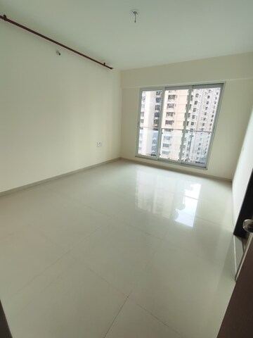 Room in 4 BHK Apartment at Raj Tattva, Kapur Bawdi – for Rent