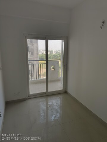 Room in 2 BHK Apartment at Ajnara Panorama Facing F1, Sector 22 Yamuna Expressway – for Rent