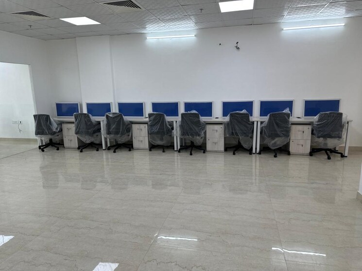 Team Area, windsor-it-park Commercial Office Space in IT/SEZ 4500 Sq.Ft. In Sector 125 Noida 9734995