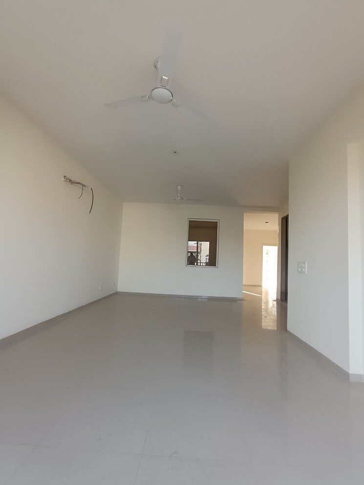 Room, emaar-mgf-emerald-hills 4 Bedroom 350 Sq.Yd. Apartment In Sector 65 Gurgaon 9735031