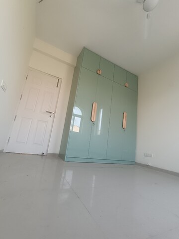 Furnished Amenities in 4 BHK Apartment at Emaar MGF Emerald Hills, Sector 65 – for Rent