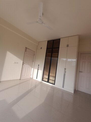 Bathroom in 4 BHK Apartment at Emaar MGF Emerald Hills, Sector 65 – for Rent
