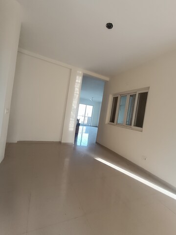 Room in 4 BHK Apartment at Emaar MGF Emerald Hills, Sector 65 – for Rent