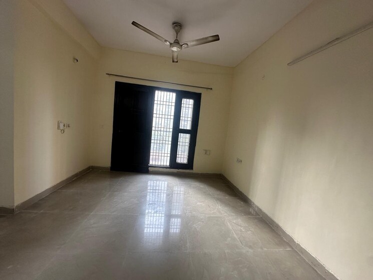 Room, rps-savana 2.5 Bedroom 1400 Sq.Ft. Apartment In Sector 88 Faridabad 9735034