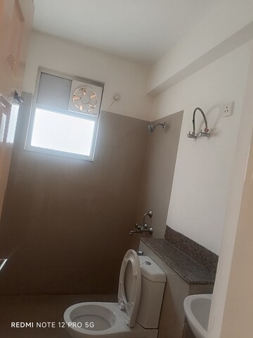 Bathroom in 2.5 BHK Apartment at Emaar MGF Emerald Hills, Sector 65 – for Rent