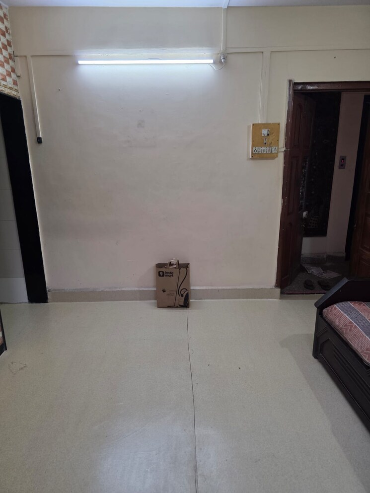 Room, rushi-the-kollage 1 RK 350 Sq.Ft. Apartment In Andheri East Mumbai 9726652