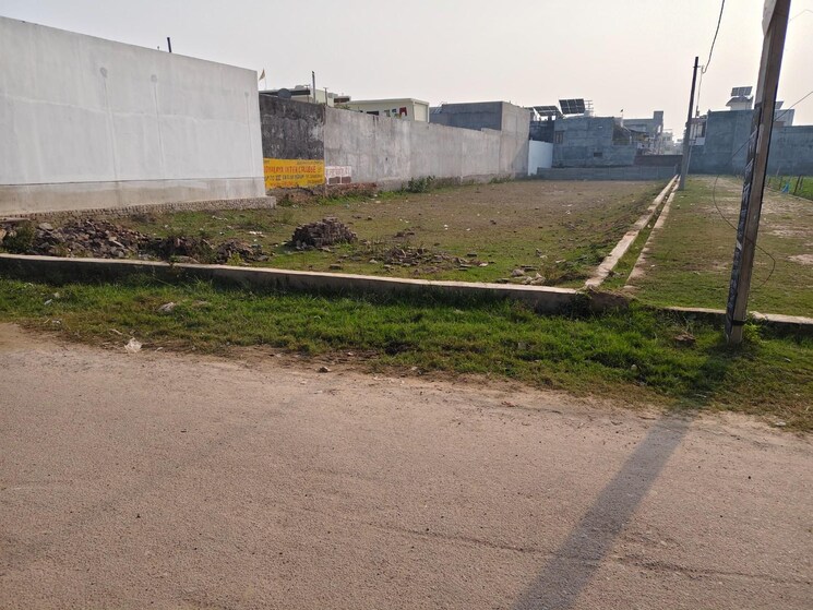 undefined, jankipuram  1000 Sq.Ft. Plot In Jankipuram Lucknow 9735211