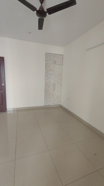 Furnished Amenities in 3 BHK Apartment at Royce Vaishali, Vaishali Sector 3 – for Rent