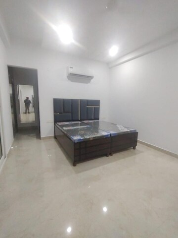 Room in 3 BHK Apartment at Aura Homes, Patiala Road – for Rent