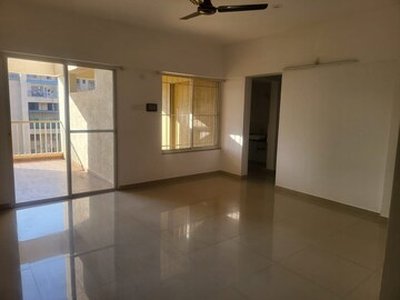 Room in 2 BHK Apartment at Cleveland Park, Mohammadwadi – for Rent