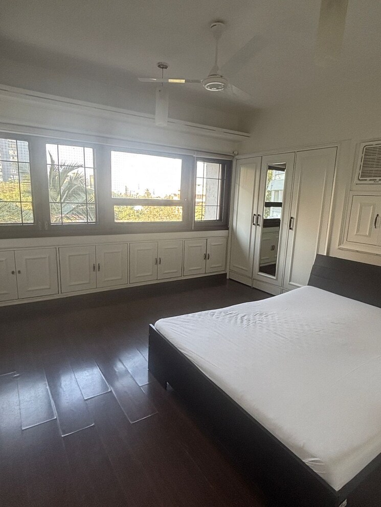 Bedroom, bandra west 1 Bedroom 500 Sq.Ft. Apartment In Bandra West Mumbai 9735670