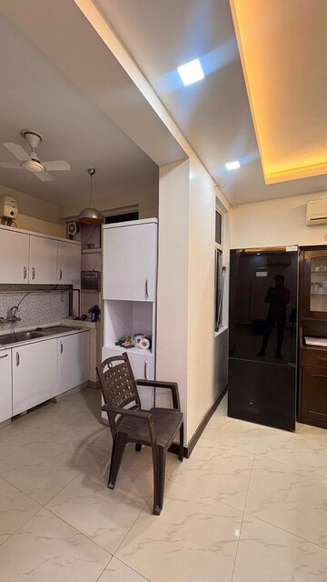 Master Bedroom in 3 BHK Apartment at Parsvnath Planet, Gomti Nagar – for Rent